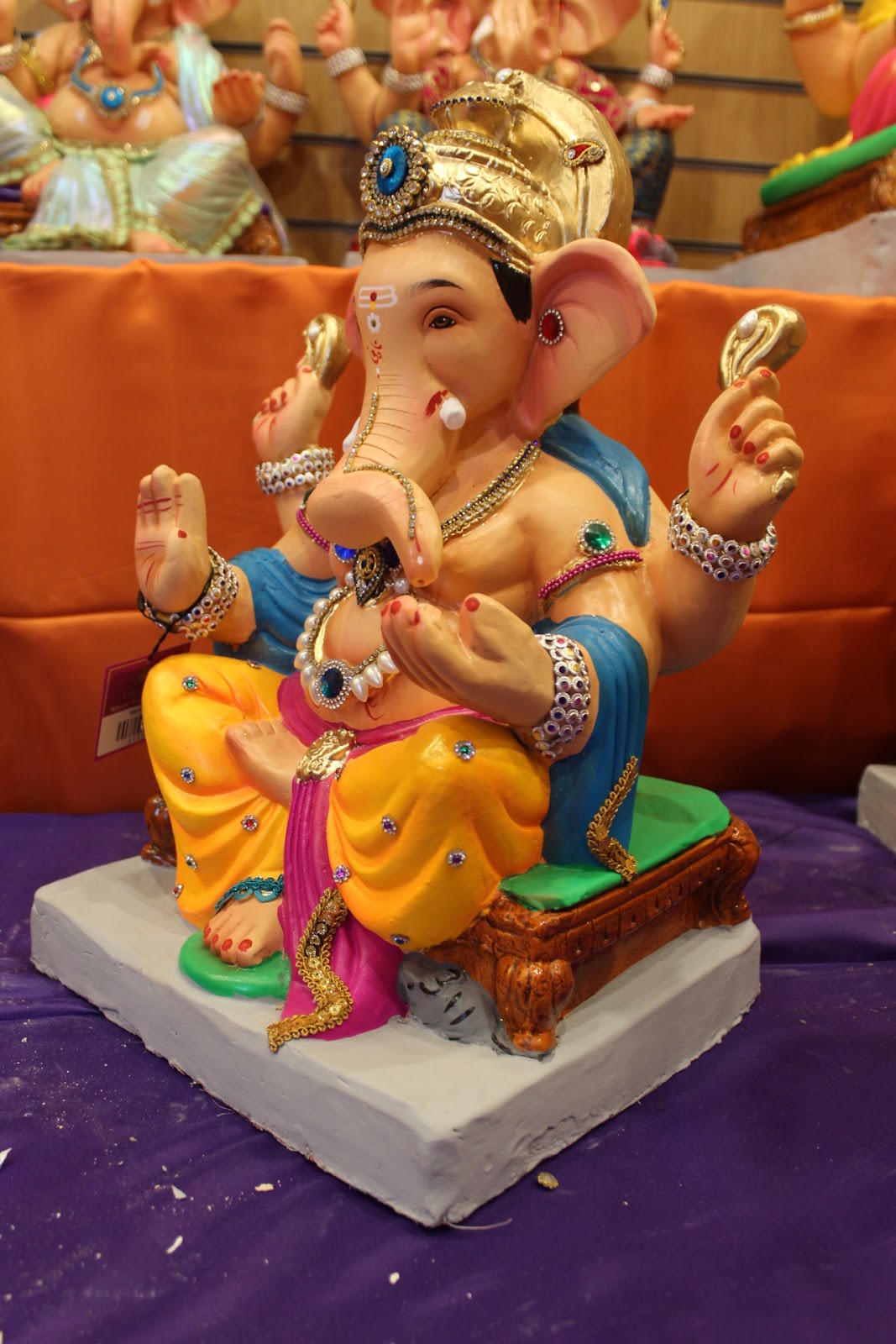 Eco-Friendly Ganesh Visarjan idol, Jewellery Style Yellow & Blue, side view