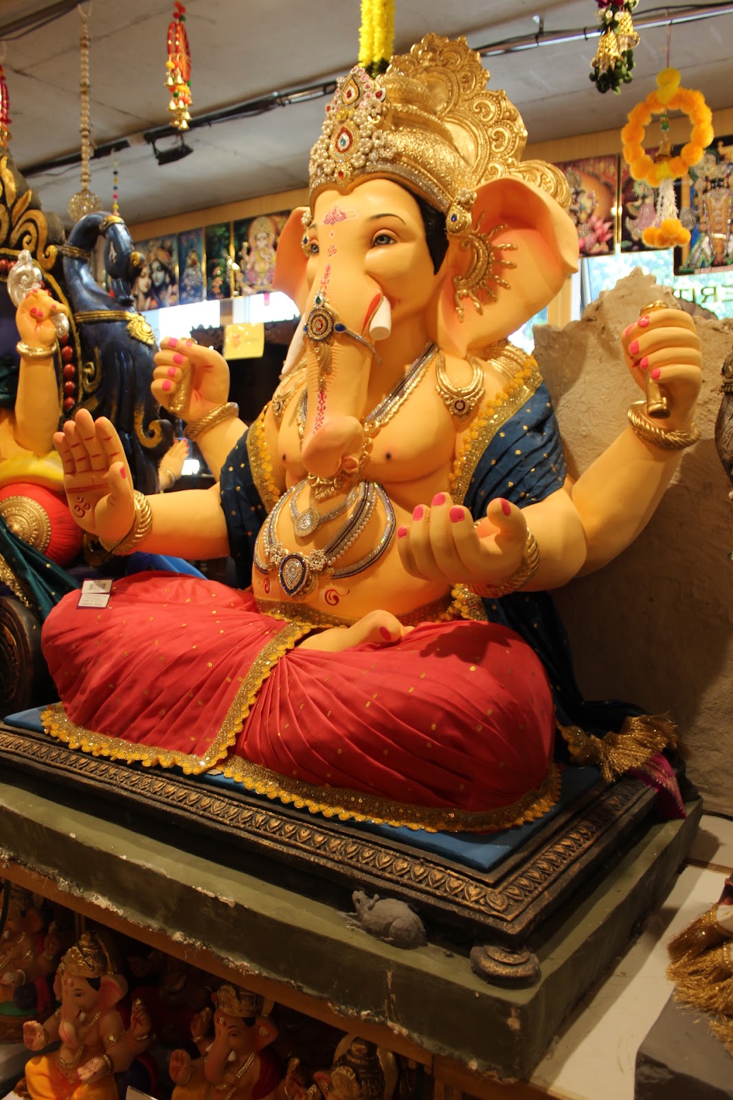 POP Ganesh Visarjan Idol – Red Zari Dhoti with Navy Uttariya, ~4.5ft