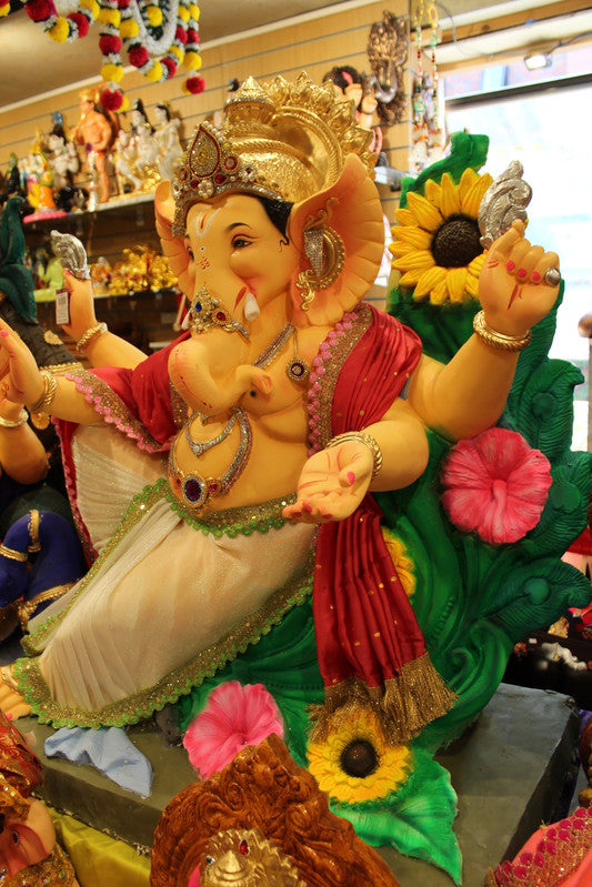 POP Ganesh Visarjan Idol - Cream & Red with Floral Backdrop, ~3.5ft - side