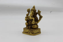 Load image into Gallery viewer, Ganesh brass statue, 1011