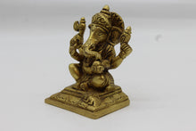 Load image into Gallery viewer, Ganesh brass statue, 1012