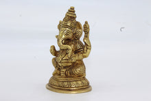 Load image into Gallery viewer, Ganesh brass statue, 1016
