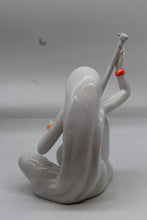 Load image into Gallery viewer, Mira Bai statue, 1048