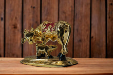 Load image into Gallery viewer, Cow with Calf Vastu,Vaastu Positive Energy for Home offers Wealth,ProsperityGoldGold