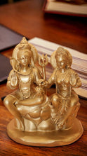 Load image into Gallery viewer, Shiv Parivar Shankar Parvati Ganesha Family Idol ( 9.5cm x 0.5cm x 6cm) Gold