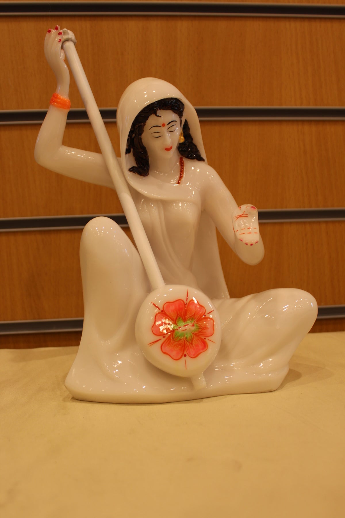 Resin/Fibre Mira Bai Statue – Seated with Tanpura, White – 12 inch – Flower Design – front view