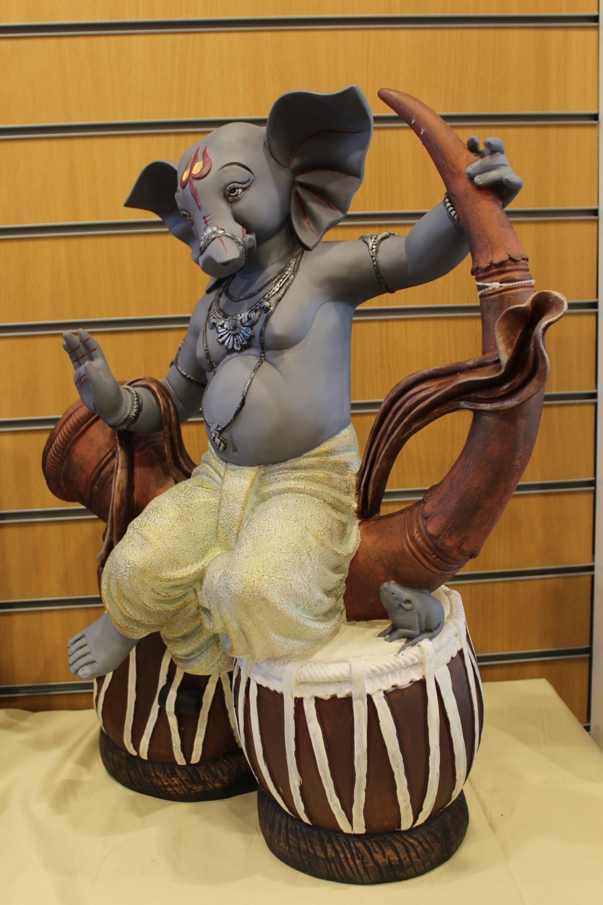 Ganesh Gift Statue – Musician on Tabla, Large, Resin/Fibre, 24 inch – right side view