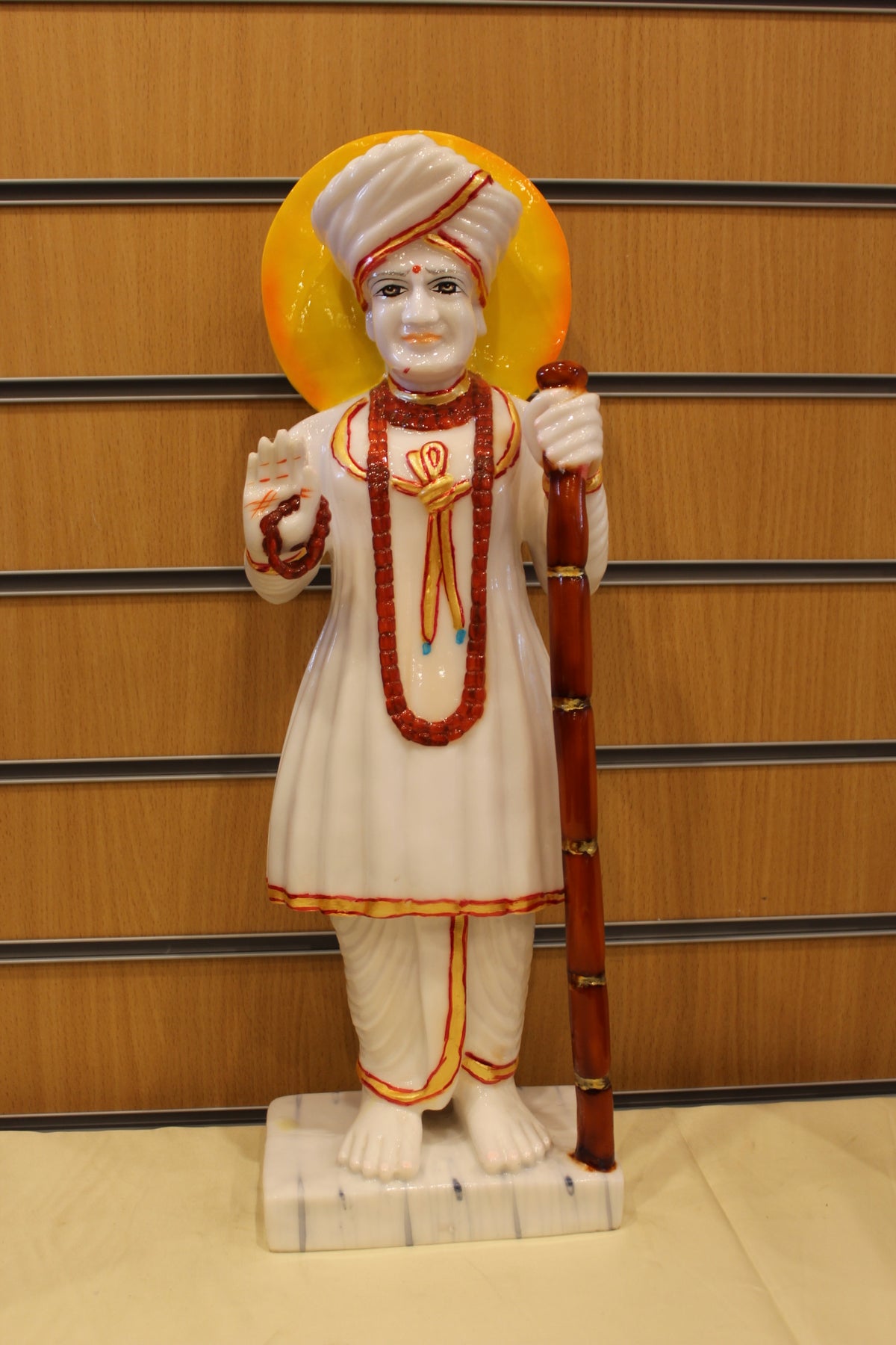 Resin Jalaram Bapa Statue – White with Red Mala, 21 inch – front view