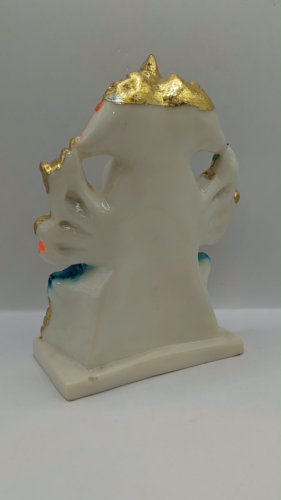 White and gold Panchmukhi Hanuman resin statue, back view