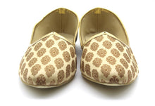 Load image into Gallery viewer, Mojri - Indian Mens shoes - Bollywood - Weddings - Fancy Dress - Mojari, Khossay