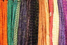 Load image into Gallery viewer, Men&#39;s Silk Crush Dupatta - Stole Chunni For Sherwani - Non Stretch size 26 x 250 cm - Stretched size 44 x 250 cm