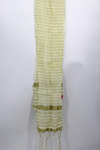 Load image into Gallery viewer, Men&#39;s Silk Crush Dupatta - Stole Chunni For Sherwani - Non Stretch size 26 x 250 cm - Stretched size 44 x 250 cm